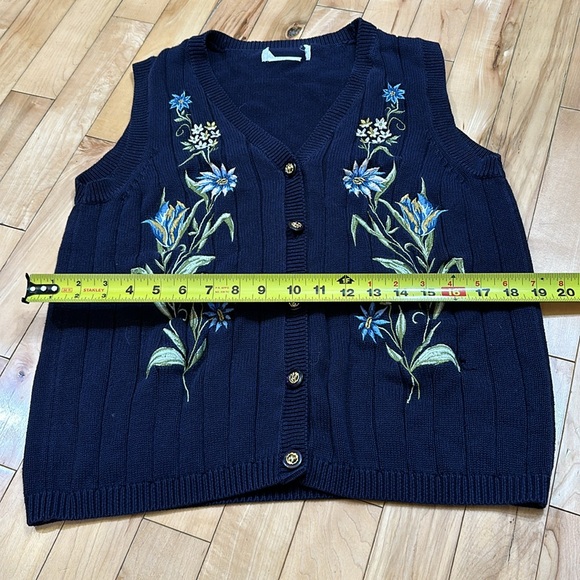 Alfred Dunner Vintage Floral Embroidered Button Up Sweater Vest - Picture 6 of 7